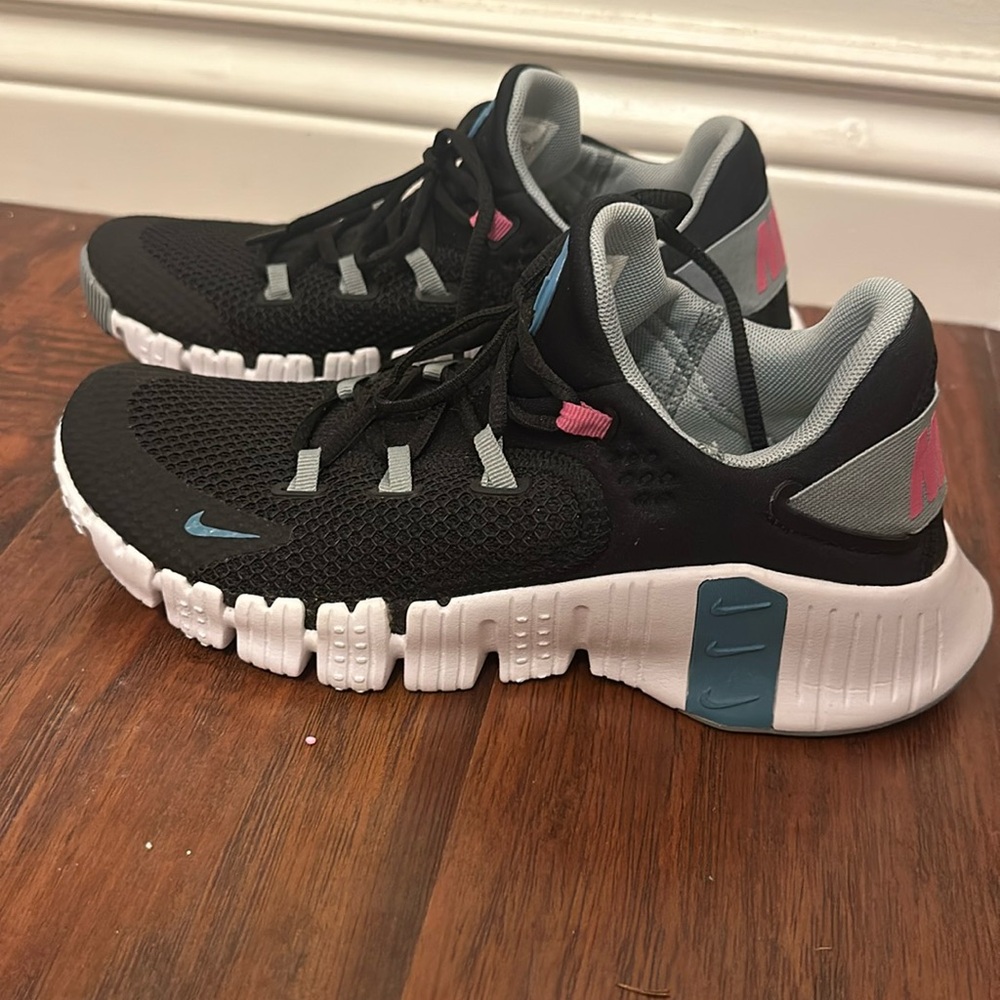Nike Free Metcon 4 - Women’s Workout Shoes